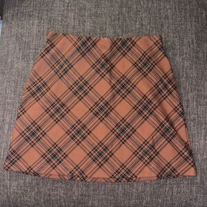 Aritiza Wilfred size 2 classic mini skirt plaid in dark brown and black